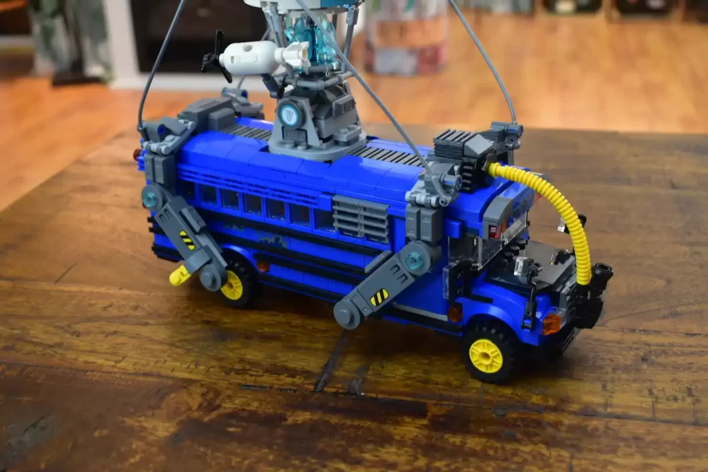 LEGO Fortnite 77073 Battle Bus reviewed by angelofdeathWH 30