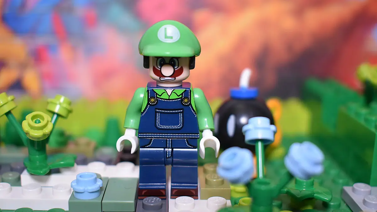 Koruit K2118 - Luigi (LEGO Alternative) Reviewed by angelofdeathWHV