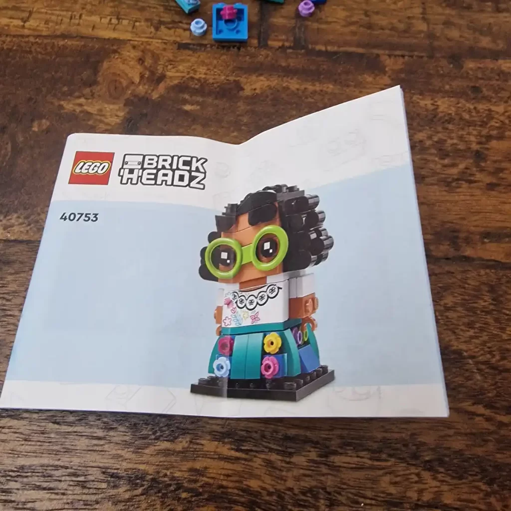 the instruction of LEGO Brick Headz 40753 Mirabel Madrigal reviewed by angelofdeathWHV