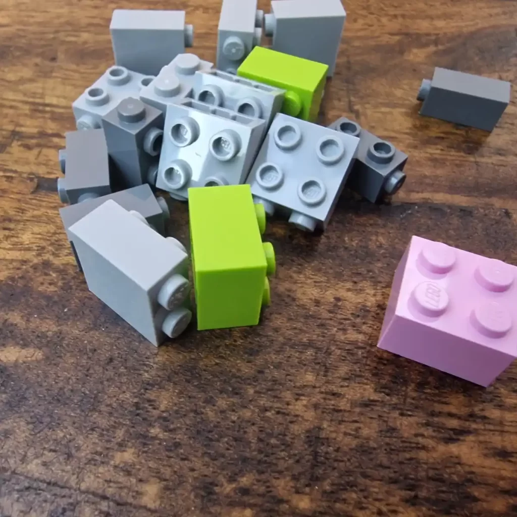 the unfished LEGO Brick Headz 40753 Mirabel Madrigal reviewed by angelofdeathWHV 7