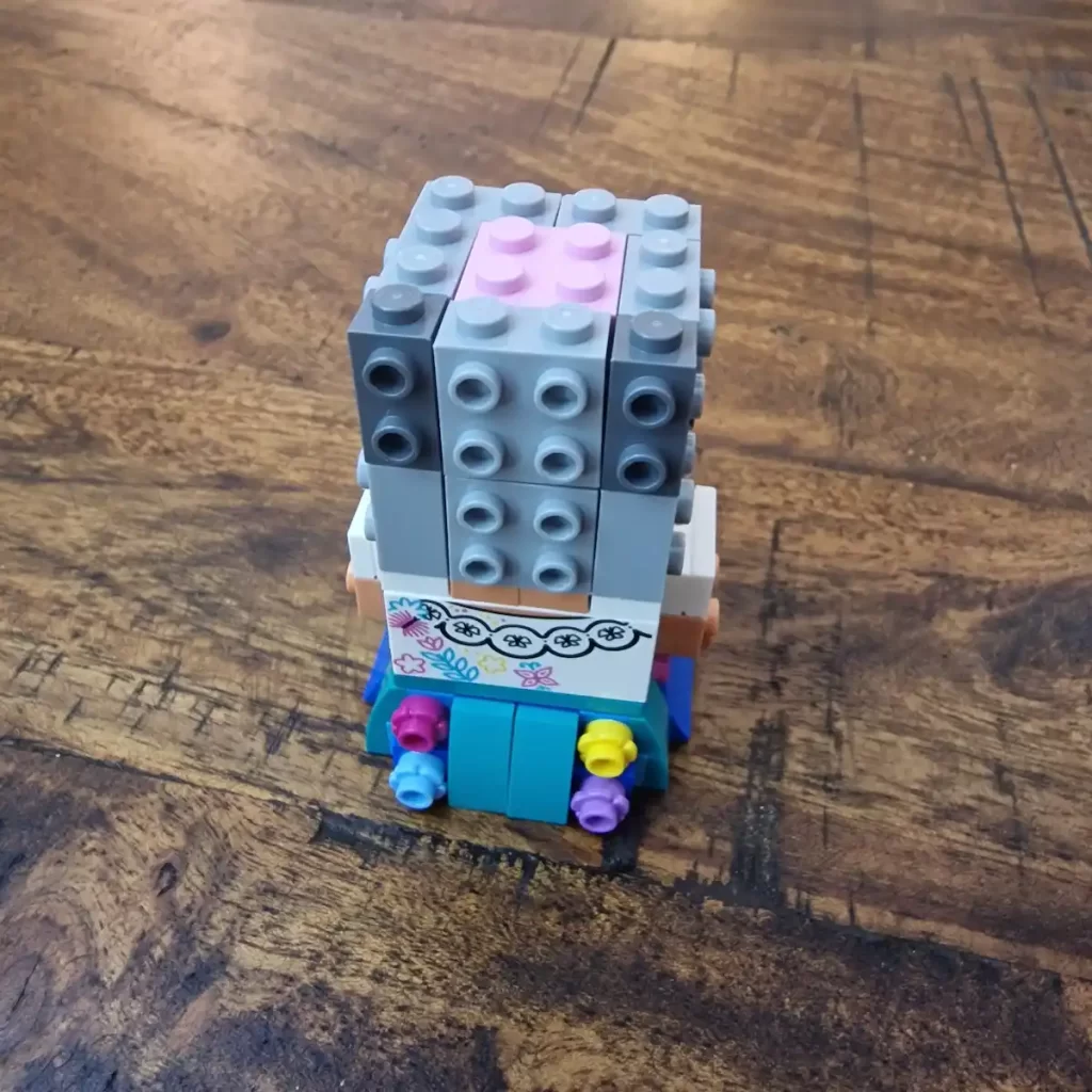 the unfished LEGO Brick Headz 40753 Mirabel Madrigal reviewed by angelofdeathWHV 8